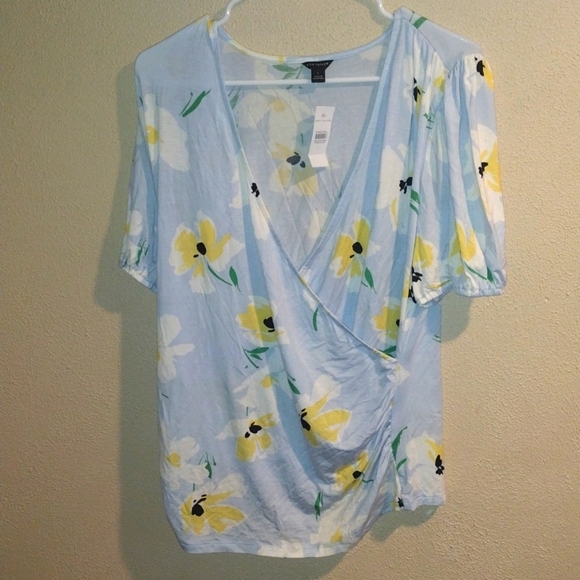 Ann Taylor Floral Puff Sleeve Faux Wrap Top - NWT - large - Picture 1 of 6
